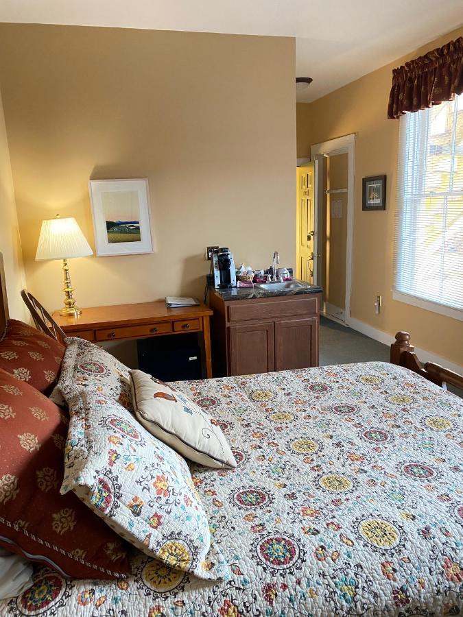 Bristol Suites 2*